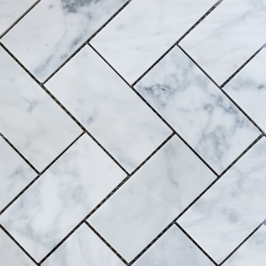 CARRARA / HERRINGBONE LARGE
