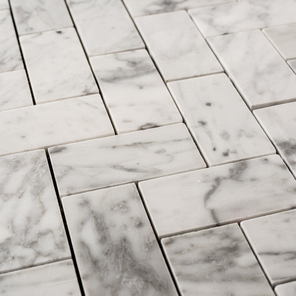 CARRARA / HERRINGBONE LARGE