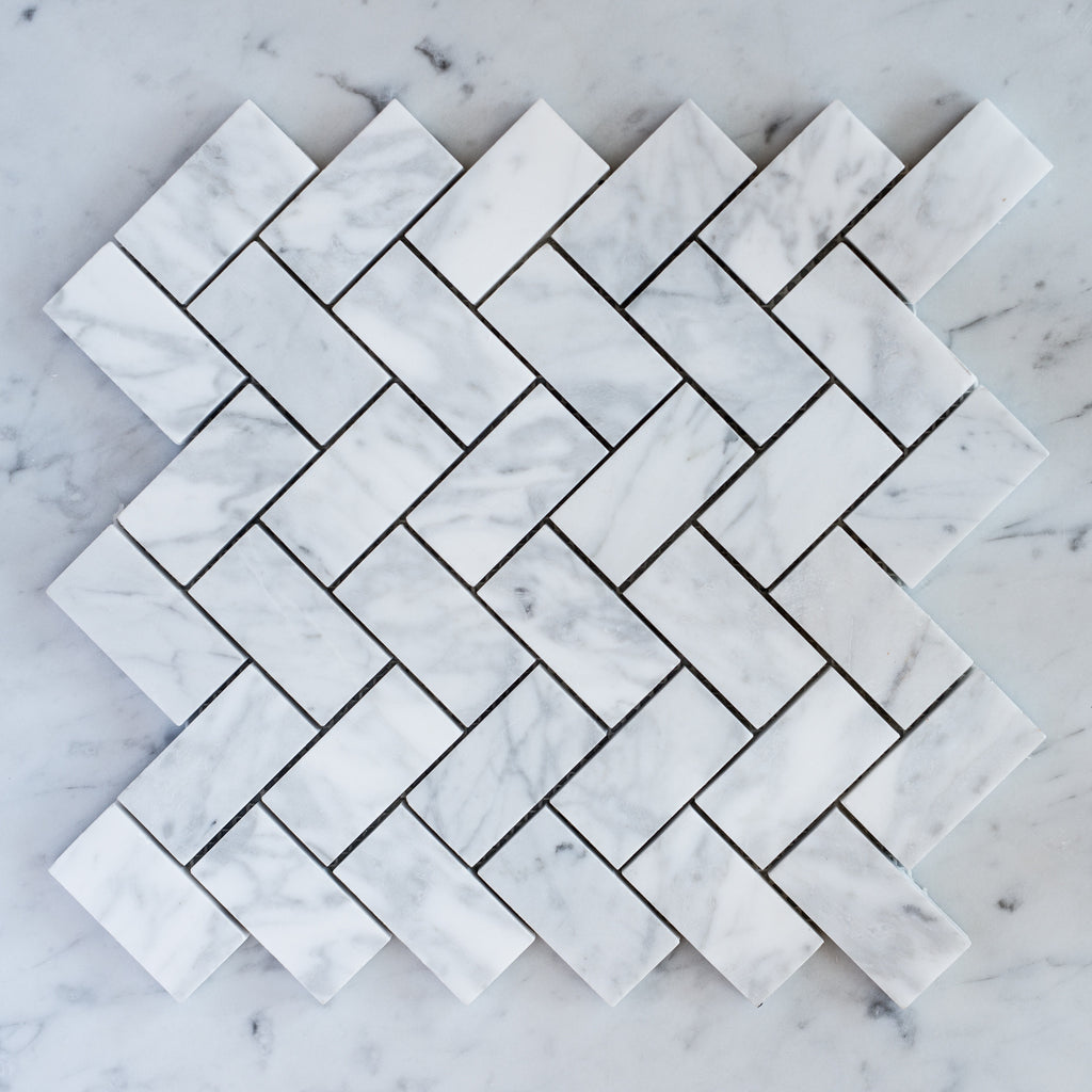 CARRARA / HERRINGBONE MEDIUM