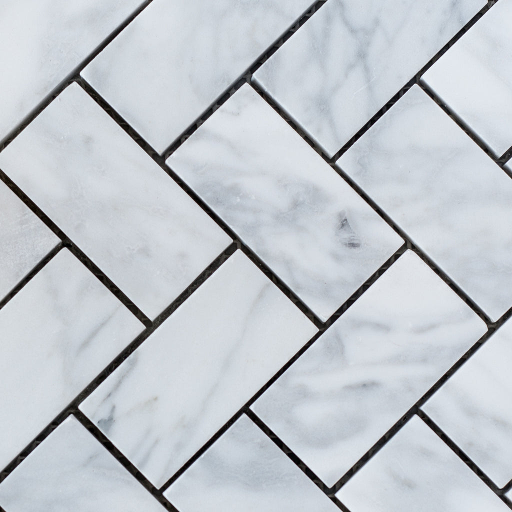CARRARA / HERRINGBONE MEDIUM
